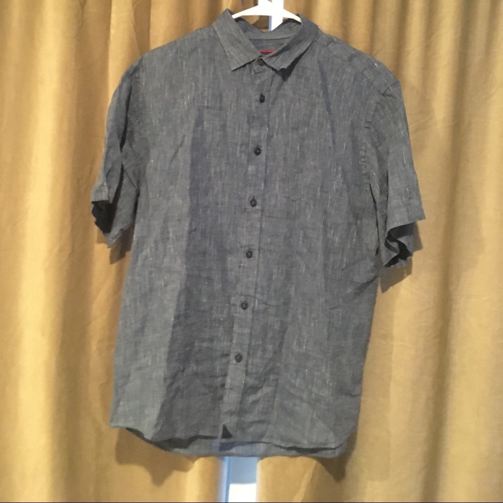 Men’s dark blue Untuckit button up shirt